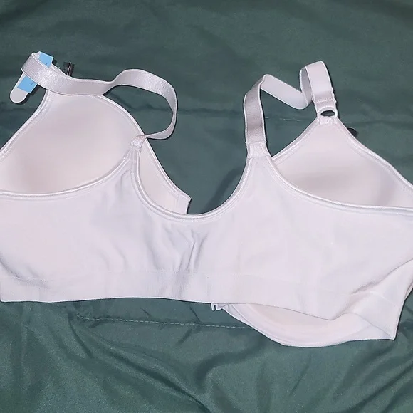 NWT Bali bra - Picture 5 of 6